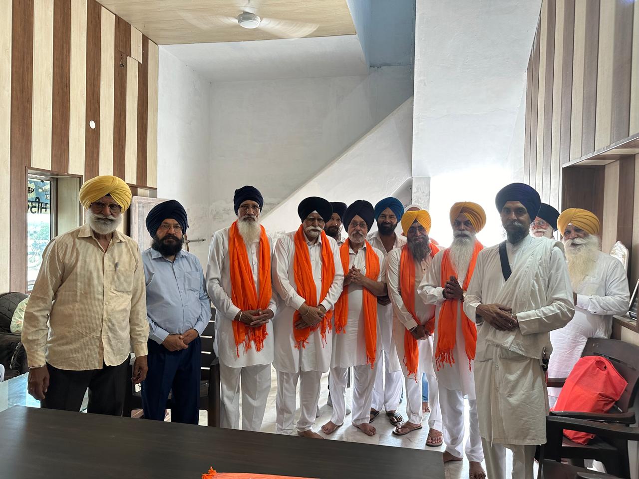 Guru Nanak Mission Seva Society provided darshan of Sri Muktsar Sahib to the Sangats.